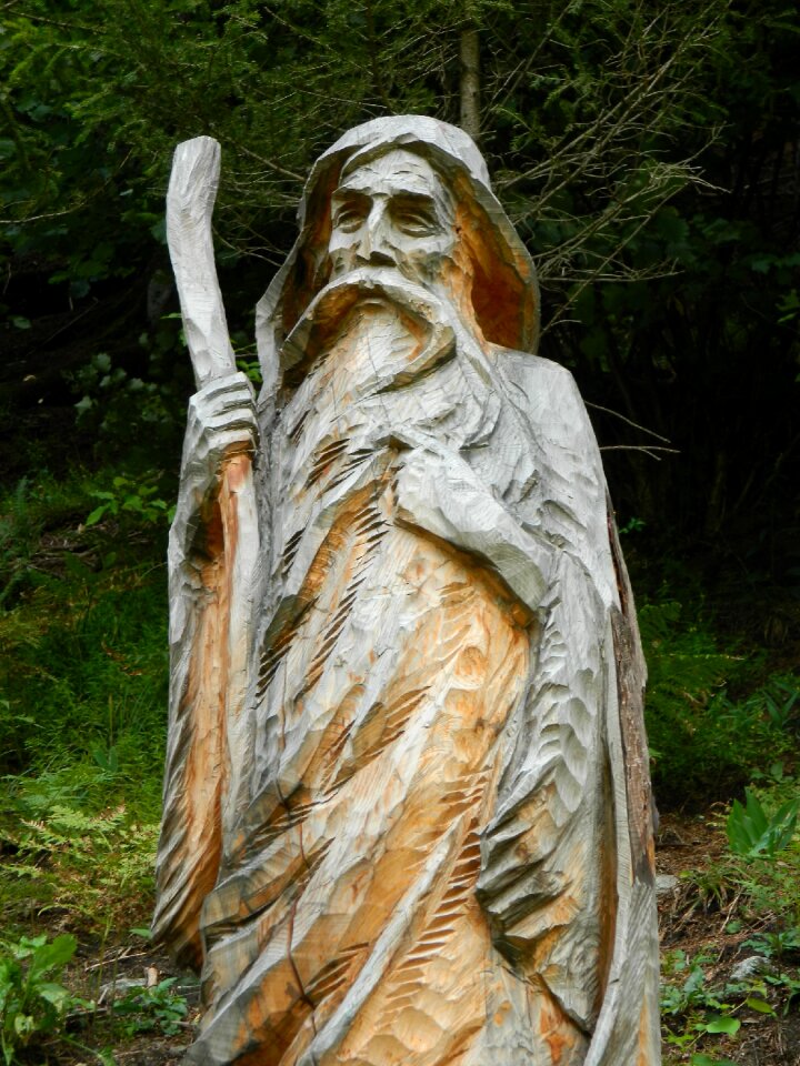 Wood a man the old man