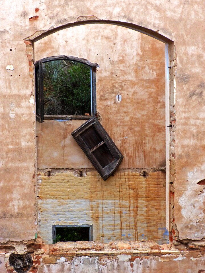 Brick building abandonment