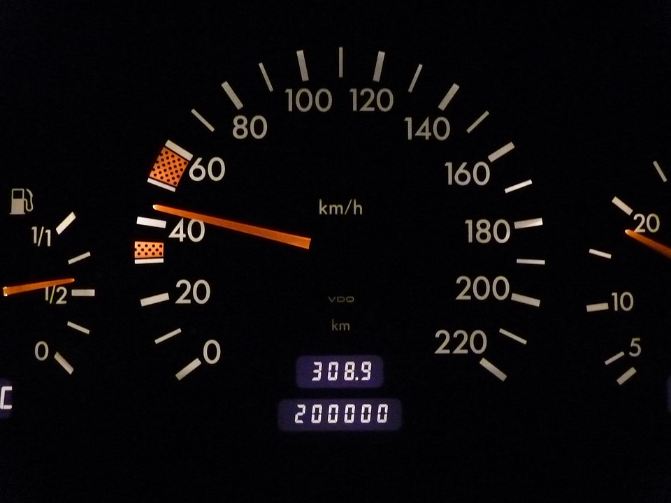 Kilometer display speed auto
