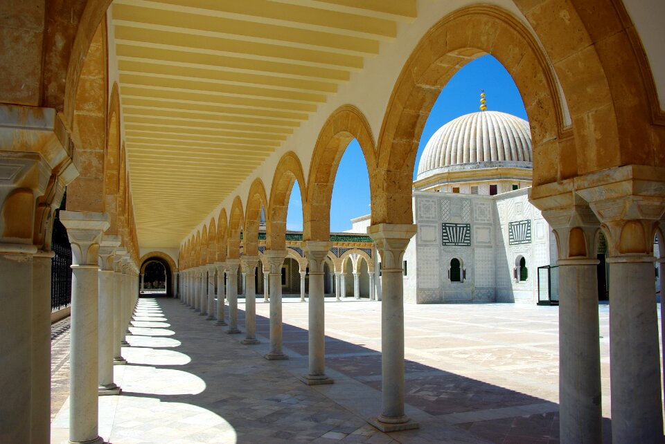 Tomb arcades columns