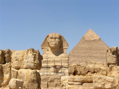 Motive pyramid sphinx