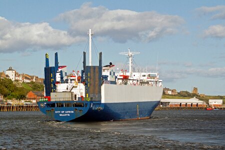 Tyne car carrier