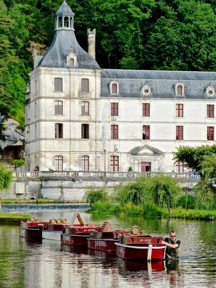 Chateau weir reflection