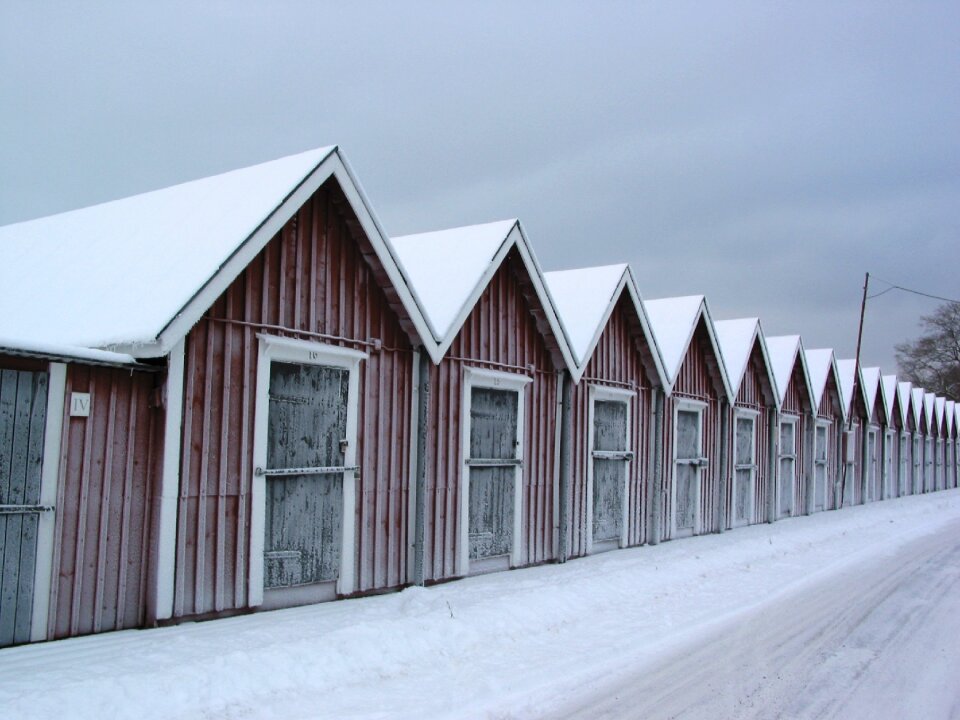 Hut cold bank