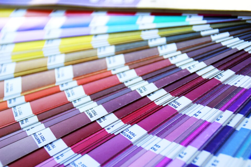 Pantone nuance swatches