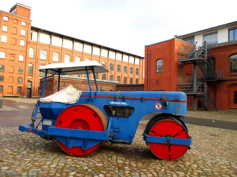 Vehicle museum technology