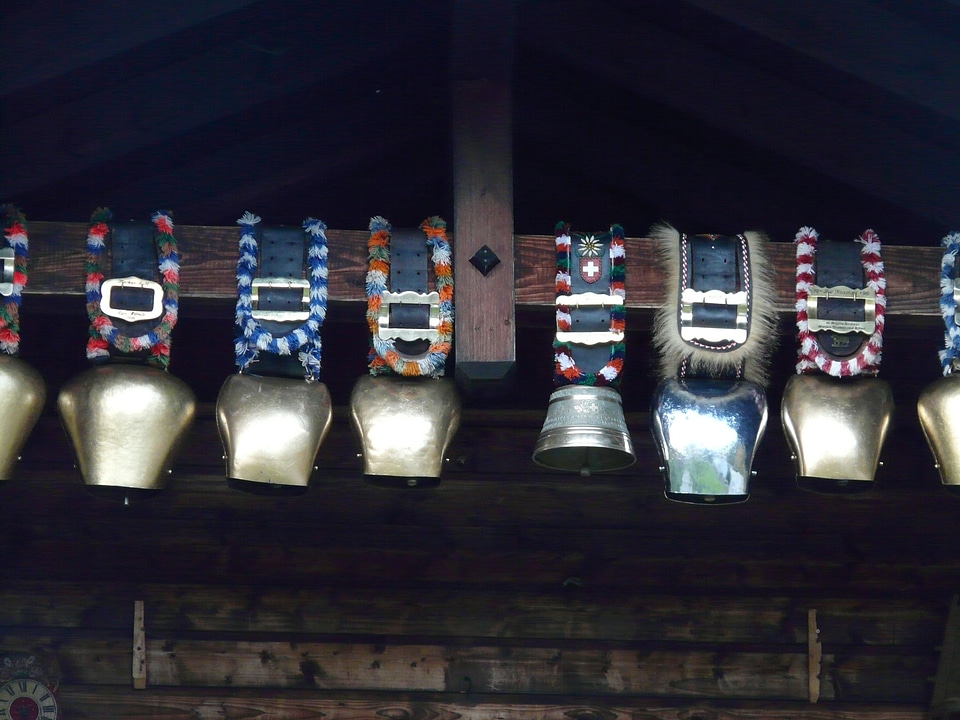 Golden silver bells