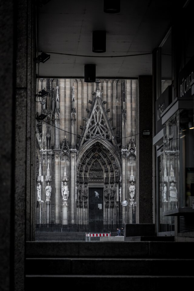 By walking gang architecture