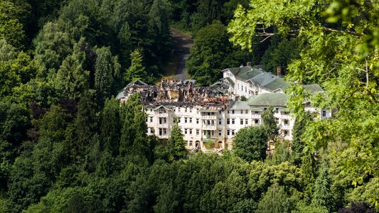 Building hotel arson