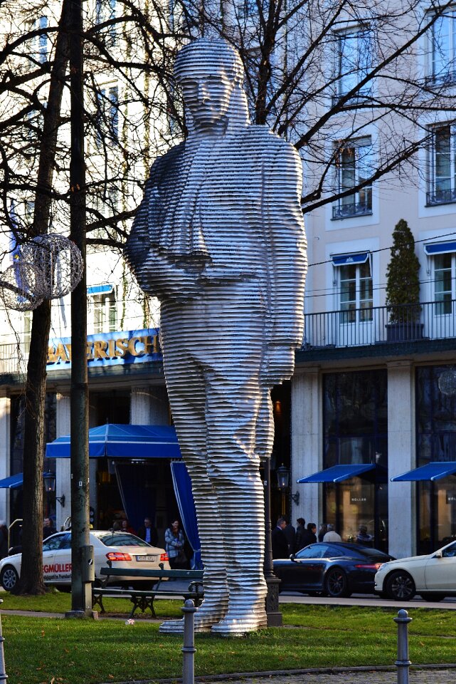 Sculpture artwork metal