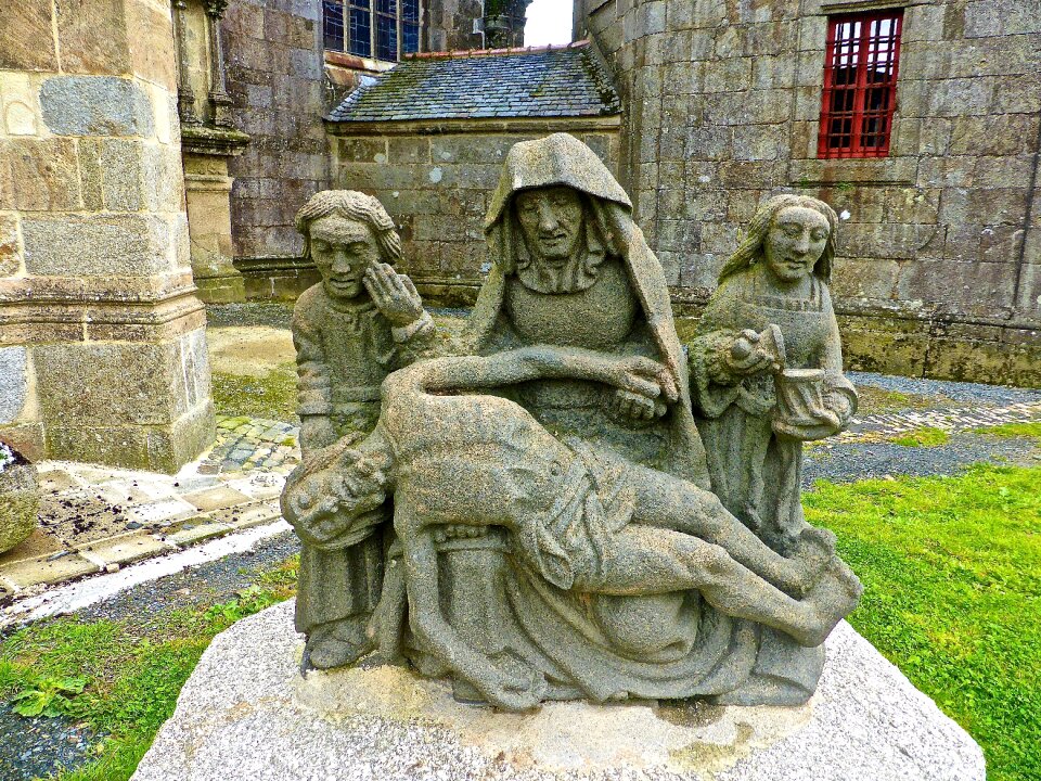 Spiritual carving sculpture