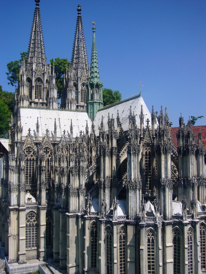 Old architecture faith