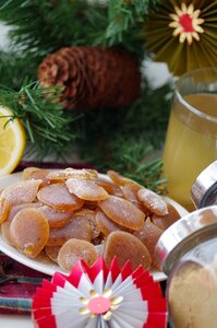 Candy garnish from spice
