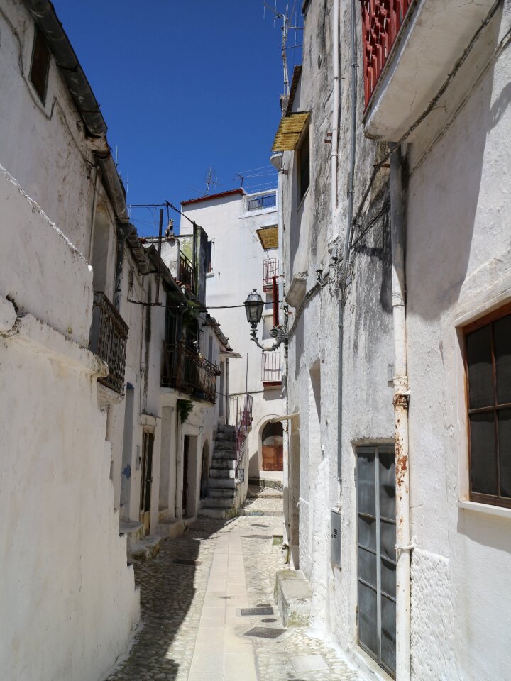 Cagnano country alley
