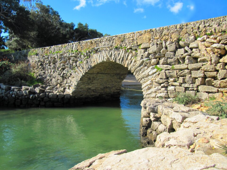 Bridge stone bridge transition