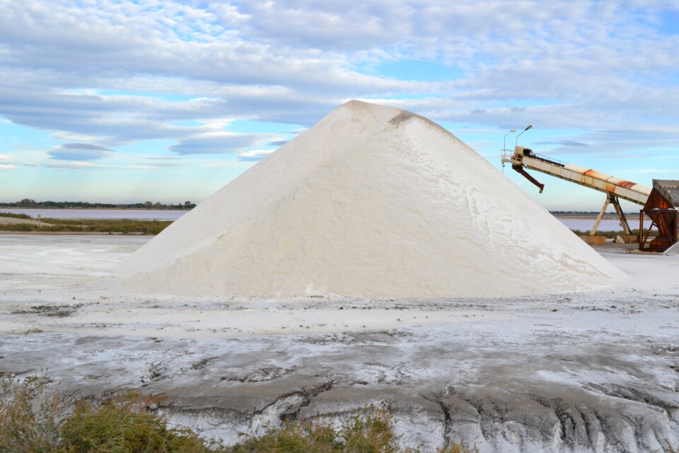 Aigues-mortes salt hill camargue