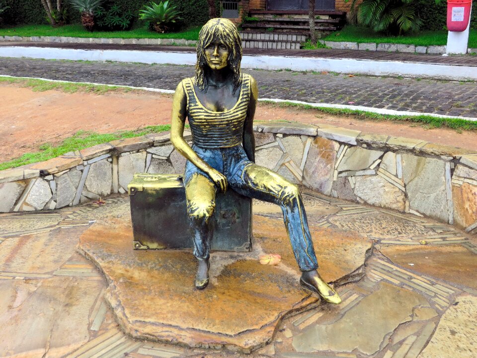 Statue brigitte bardot sculpture