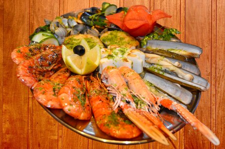 Crayfish king prawns clams