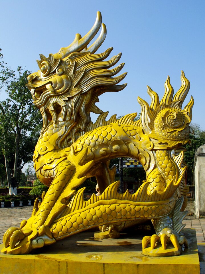 Yellow dragon citadel statue