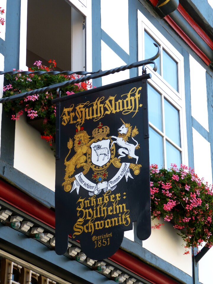 Historically facade building