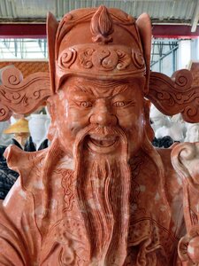 Statue carver look