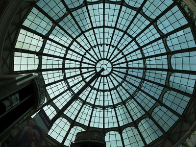 Building glass top circle