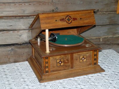 Music audio device tinge