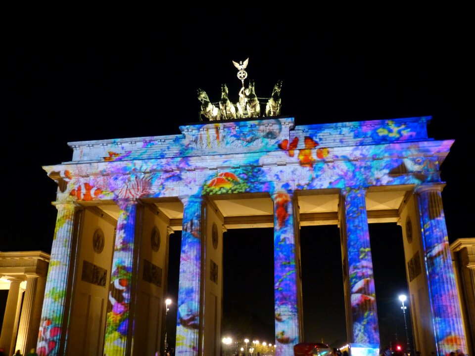 Brandenburg gate building berlin at night