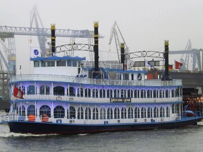 Paddle steamer heckraddampfer port of hamburg