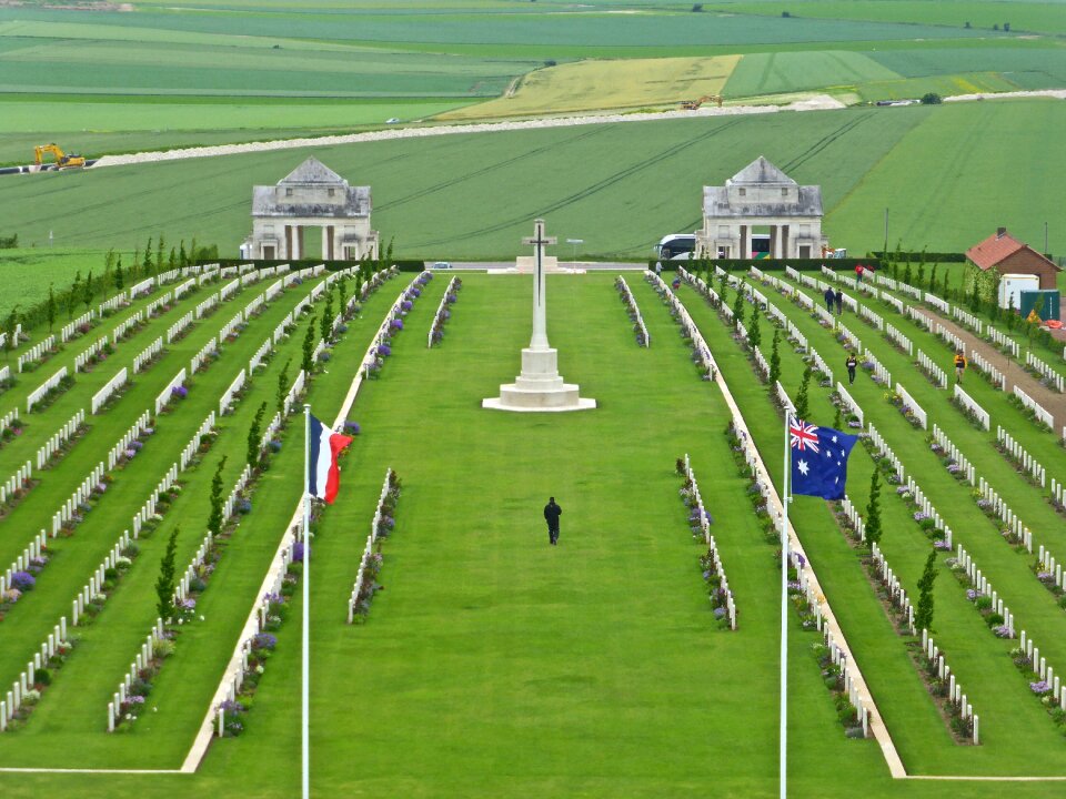 Graves commemoration military