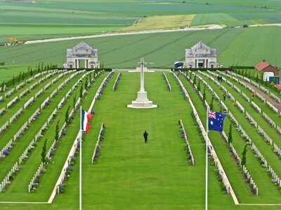 Graves commemoration military