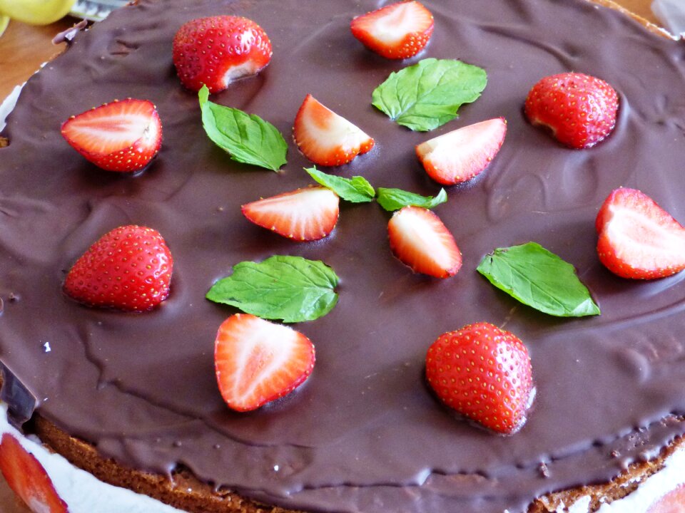 Chocolate strawberries fruit