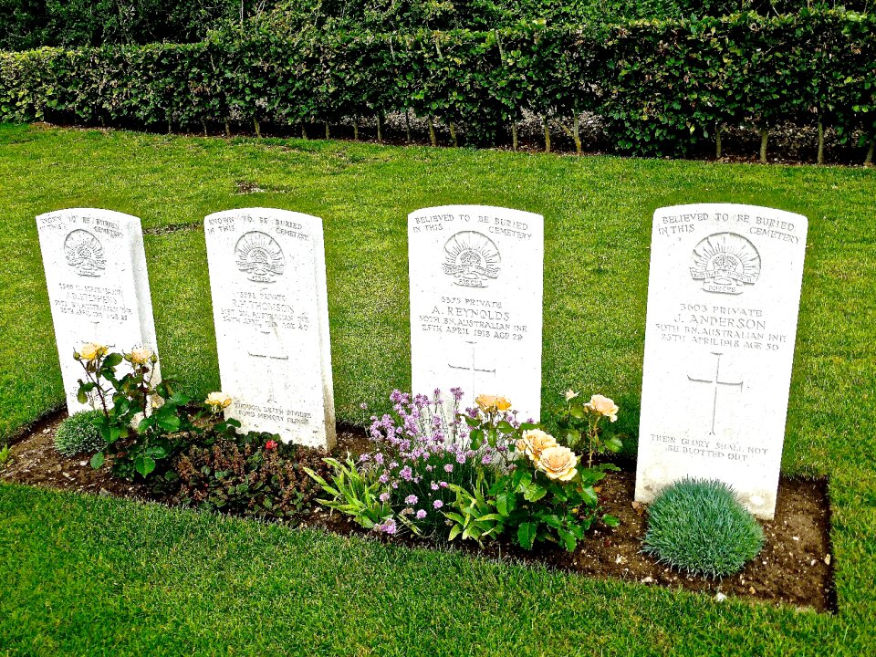 Soldiers remembrance headstones