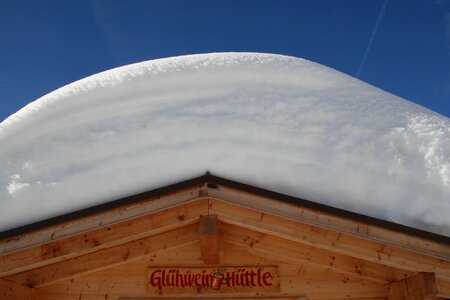 Mulled claret hut winter