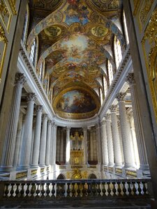 Palace decorative ceiling photo