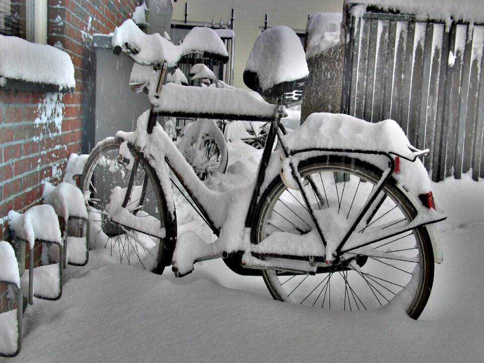 Bicycle winter snow