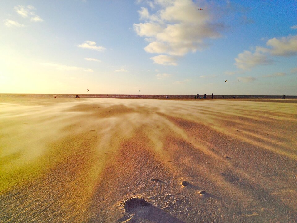 Sand contrast structure
