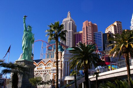 Street skyscraper vegas photo