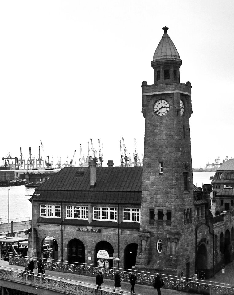 Black and white port hanseatic