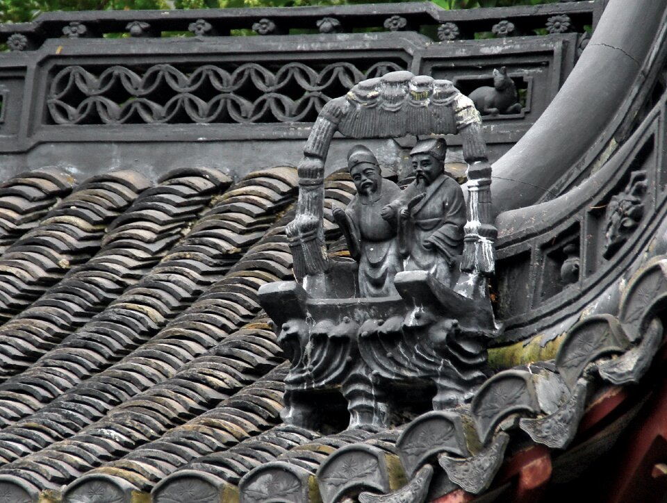 Roofing sculpture architecture