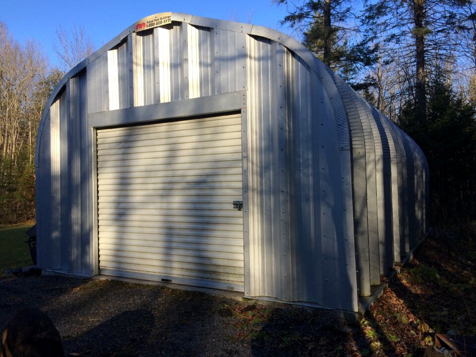 Farm building shelter