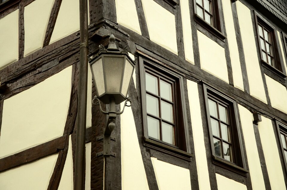 Architecture live lantern