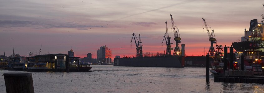 Elbe landmark hanseatic city photo