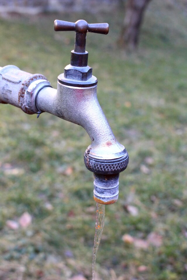 Faucet rust frozen