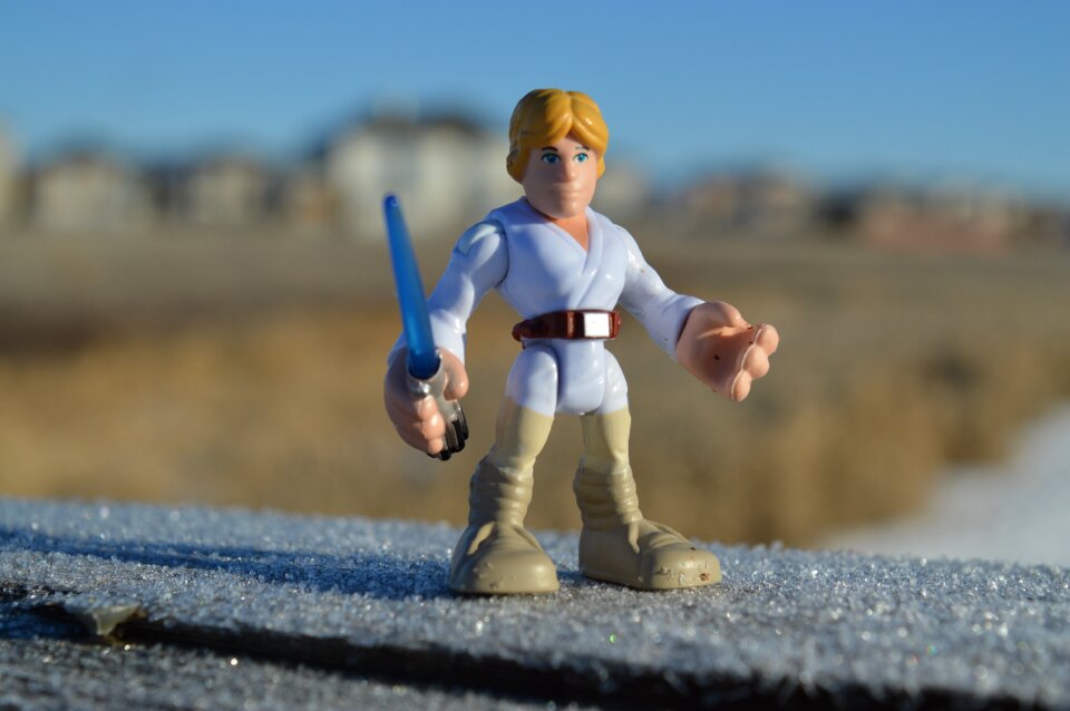 Figurine sword toy