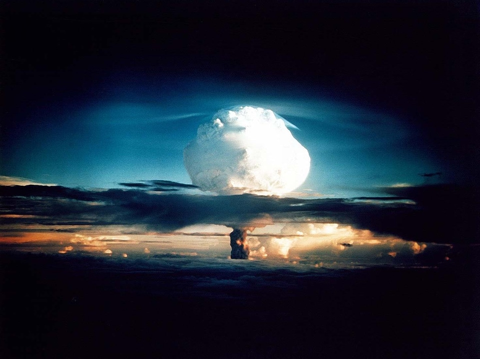 Mushroom cloud ivy mike weapon