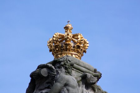 King golden danish