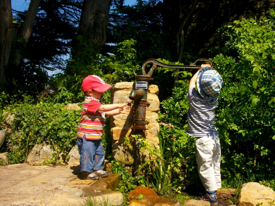 Children water the thirst