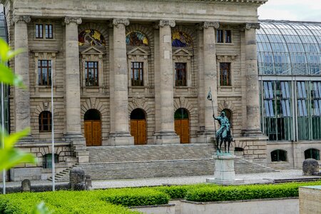Classical modern architecture