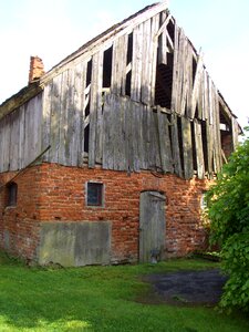 Dilapidated transient barn